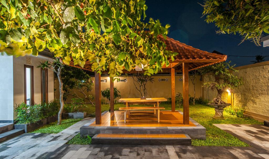 Astana Made Wisma tamu Sanur (Bali)